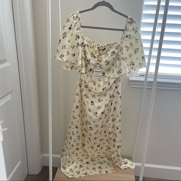 NWT Zara Printer Floral Dress In Vanilla - Picture 2 of 3